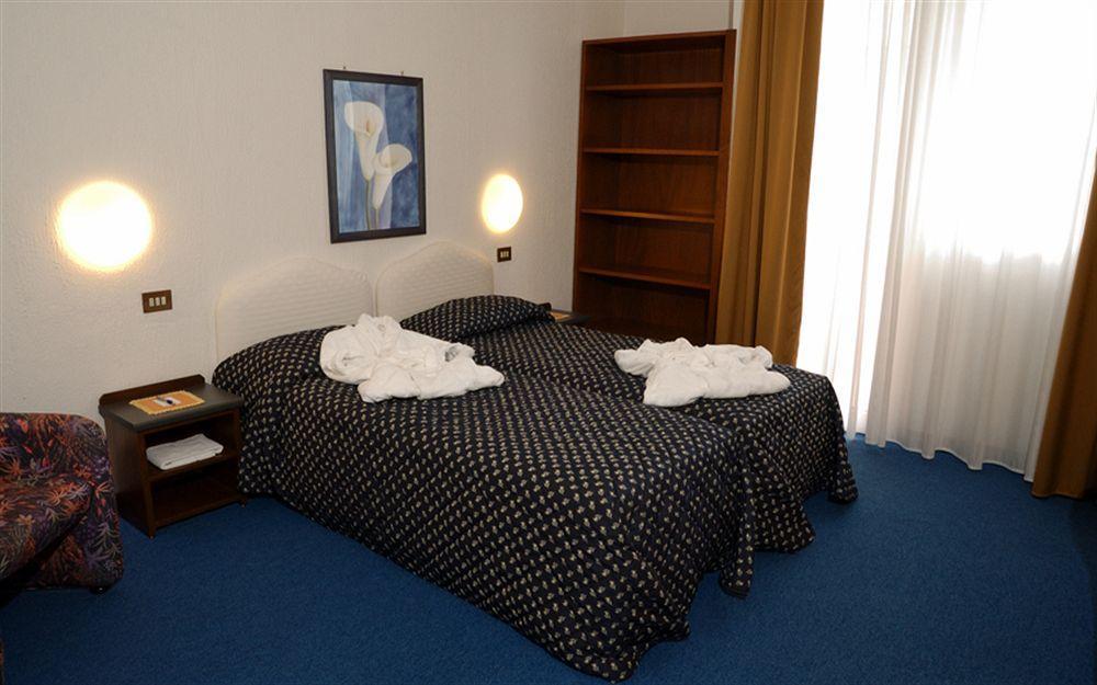 Hotel Principe Principina a Mare Ngoại thất bức ảnh